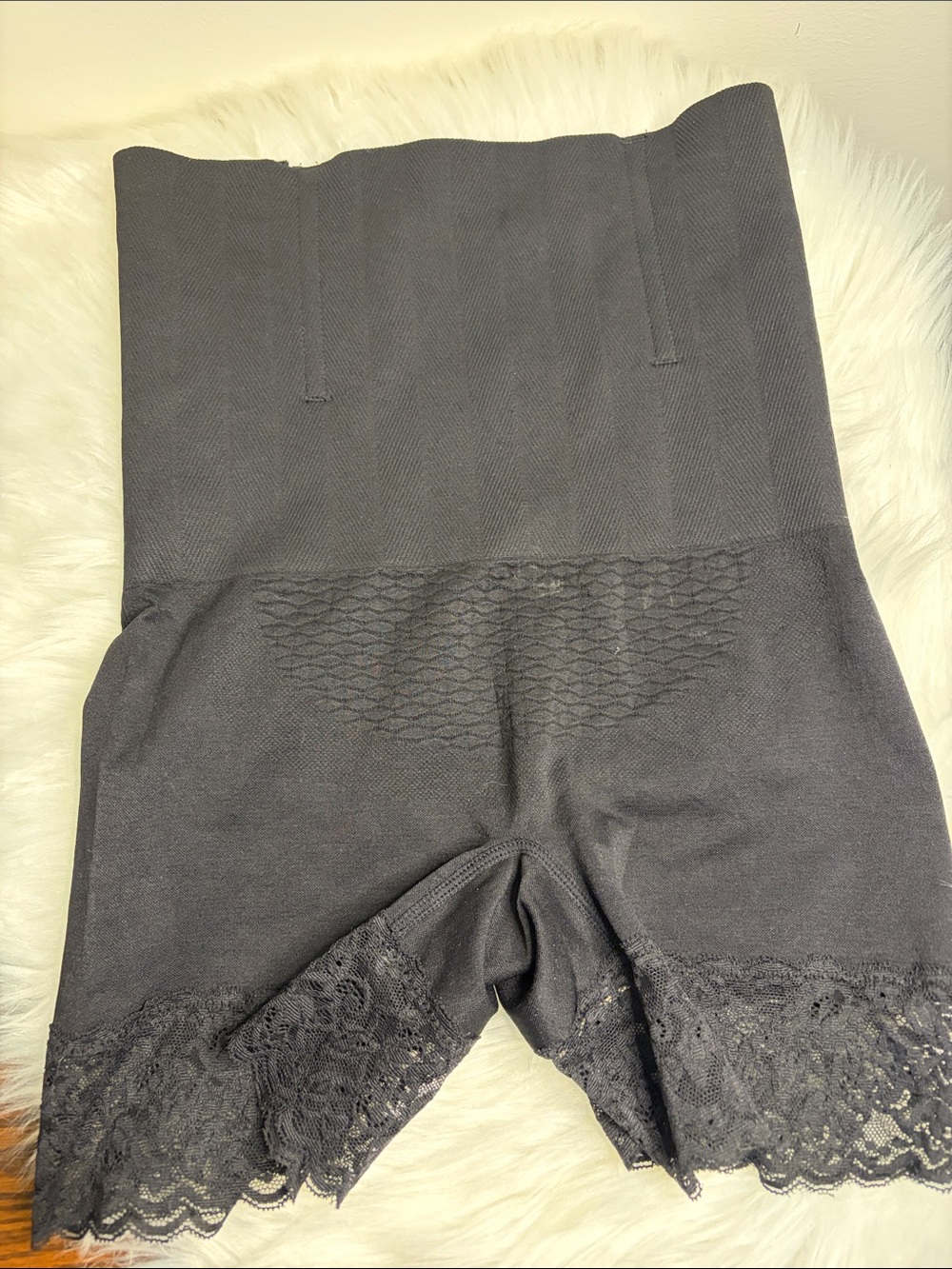 High-Waist Black Shaping Shorts with Lace Trim SIZE MEDIUM